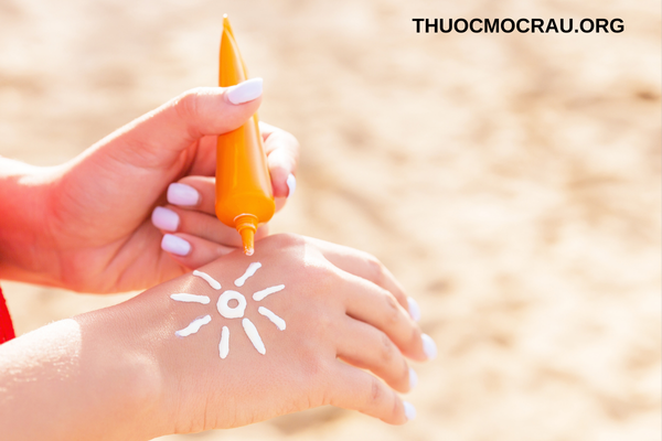 Serum và mỹ phẩm hỗ trợ phục hồi