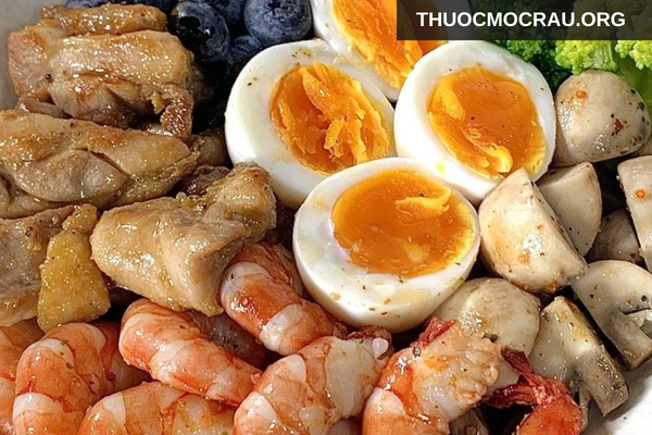 Ăn uống đầy đủ dưỡng chất giúp râu phát triển khỏe hơn