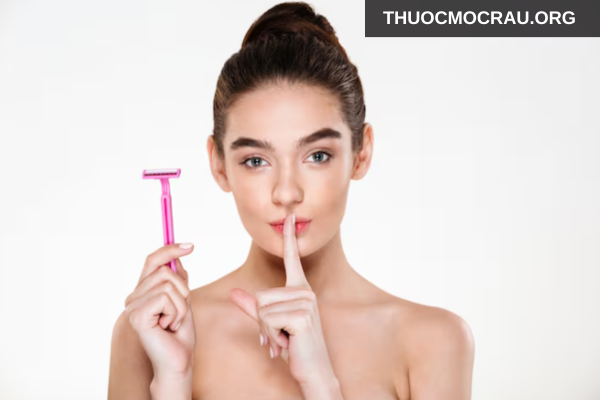 Cạo nhẹ theo chiều lông mọc