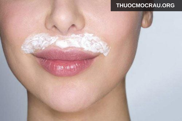 Tẩy ria mép bằng nguyên liệu tự nhiên