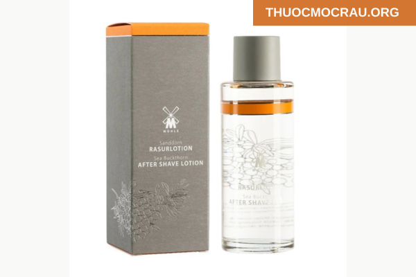 Dùng aftershave để làm dịu da