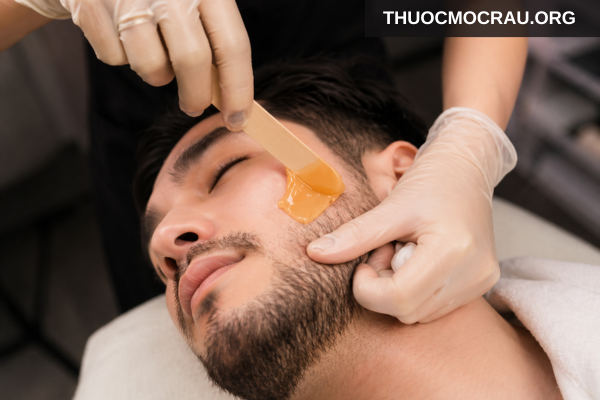 Wax hoặc nhổ râu