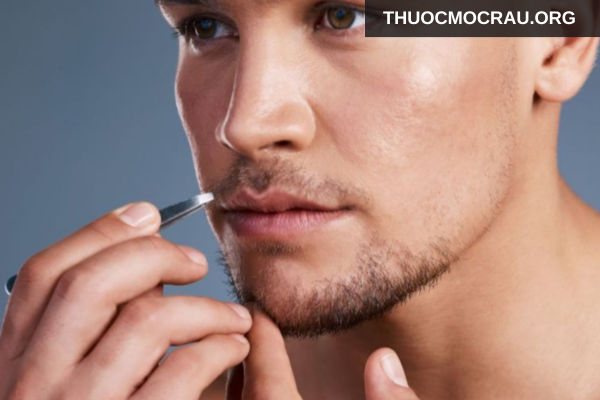 Hạn chế nhổ râu thường xuyên