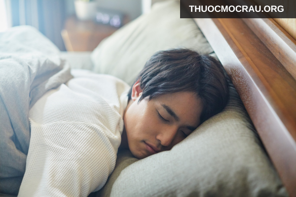 Ngủ sớm và nghỉ ngơi hợp lý
